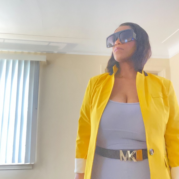 Mello Yellow Blazer - Picture 3 of 3